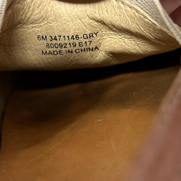 FRYE Melanie Rose Taupe Italian Leather Distressed Flat Loafers Size 6M. - Picture 12 of 13